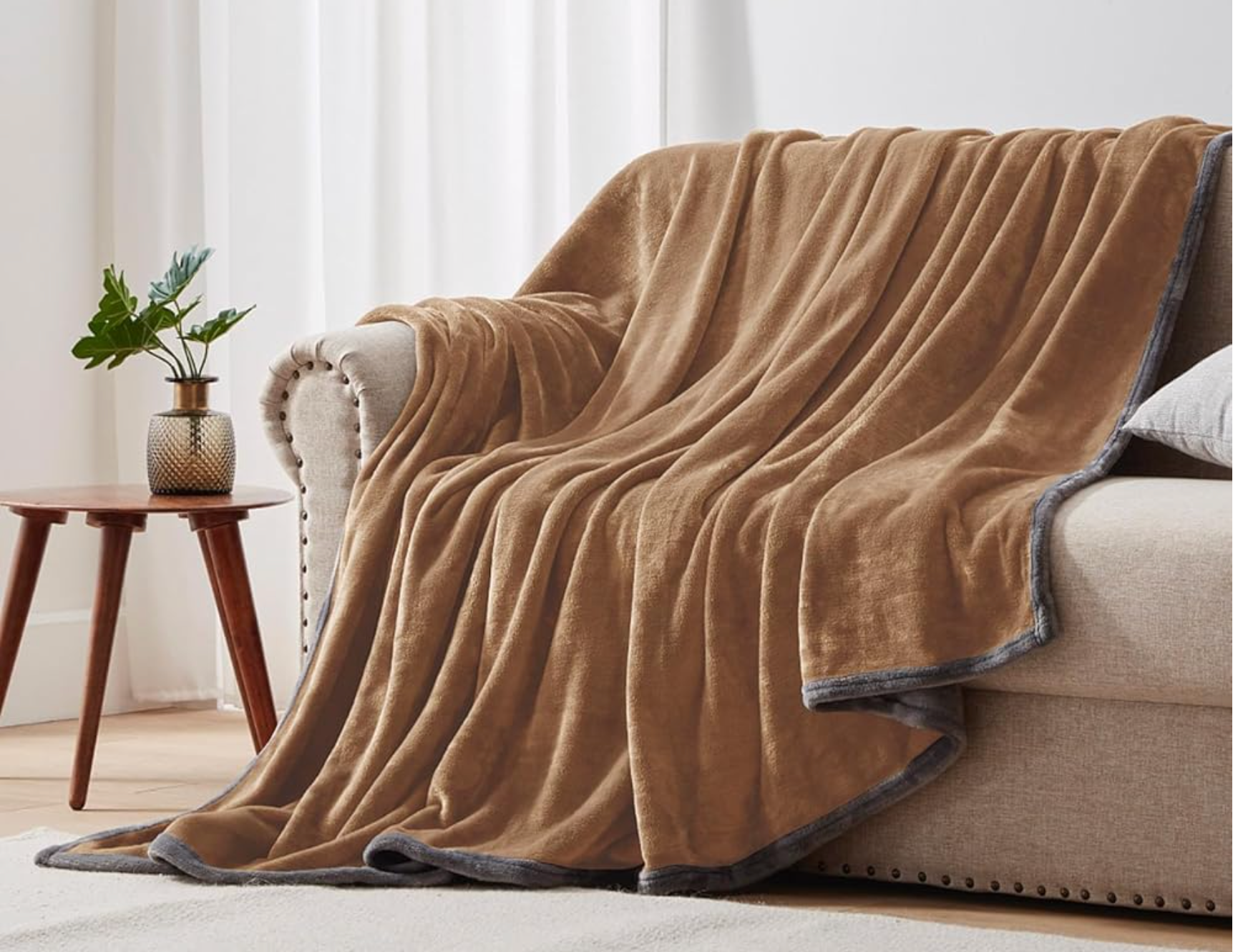 Low Wholesale Liquidation Stock 818pcs Binding Milk Velvet Blanket, Lightweight Warm Travel Blanket