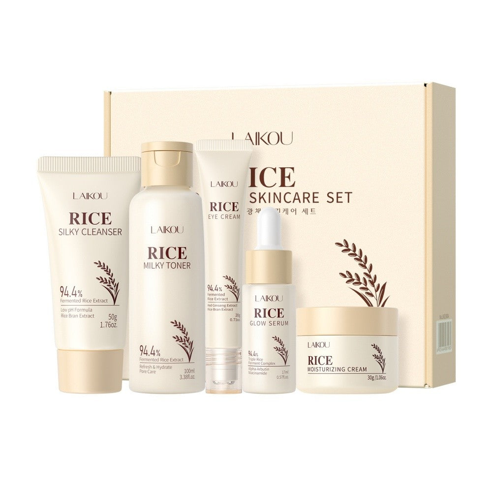 Beauty Closeout – 2 Pallets: Hair Wax, Skincare Sets, Foundation, ~2,500 pcs – product photo 1
