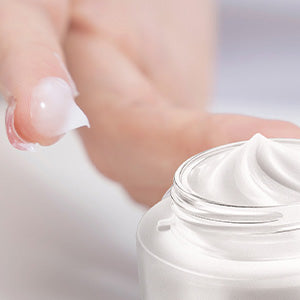 1016Pcs Clearance Zmbeauty Hydrating Moisturizing Face Cream 50g, Hyaluronic Acid Niacinamide Peptide Facial Moisturizer, Fast Absorbing Daily Skin Repair Cream for Dry Skin