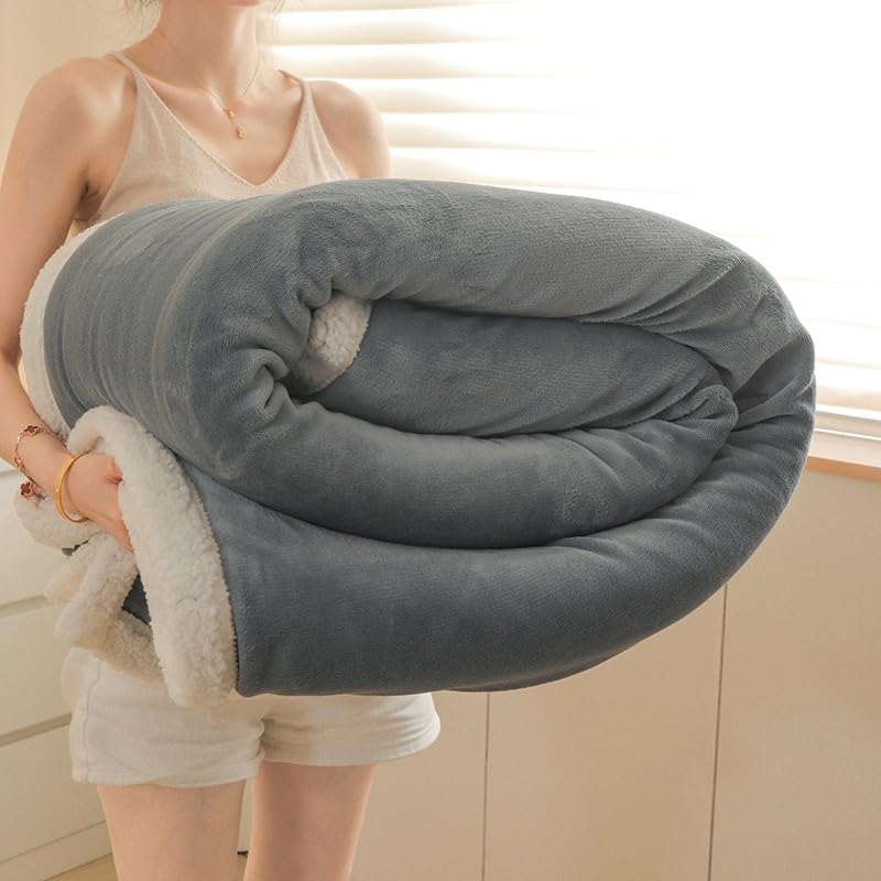 Batch Surplus of 230pcs Dark Grid Wool Fleece Blanket, Soft Flannel Sherpa Back Sofa Nap Blanket
