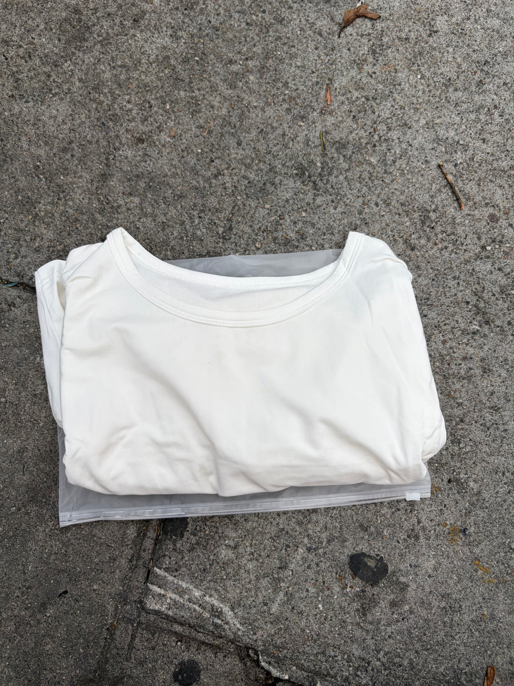 wholesale with gaylord Various styles of women's blouses and T-shirts