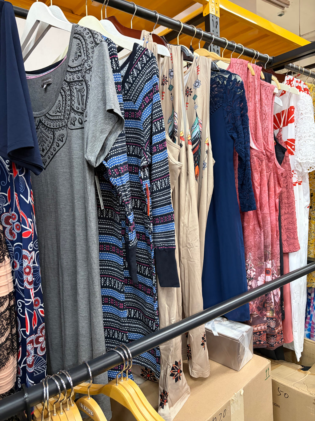 wholesale with gaylord Various styles of women's blouses and T-shirts