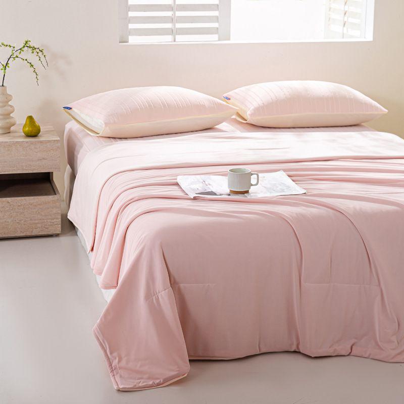 Instant Cool Touch Fabric: Silky cooling surface delivers instant coolness against skin, keeps you sweat-free during sweltering summer.